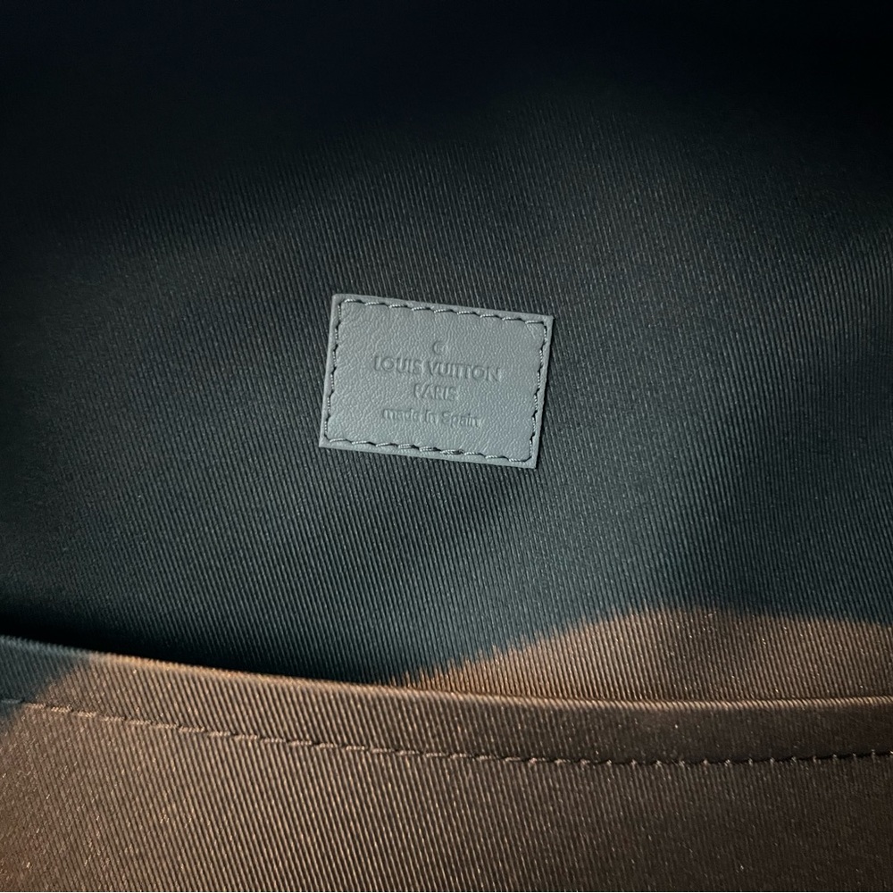 Racer LV -- 🎈SOLD🎈gray monogram with matte black hardware - Picture 8 of 11